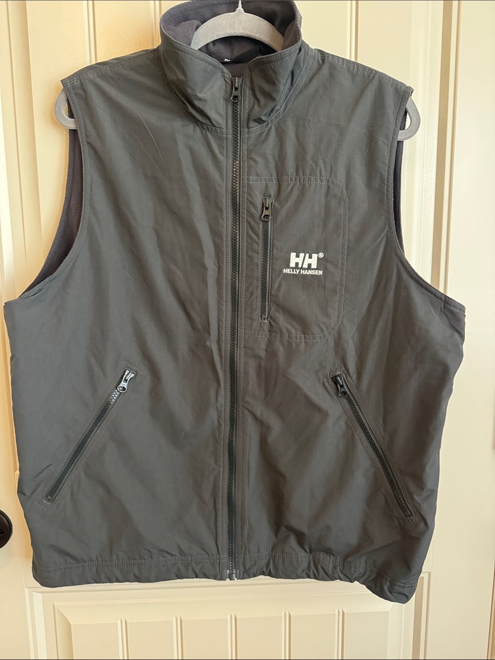 Like New! Helly Hansen Men's Dark Gray Zip-Up Shell Vest